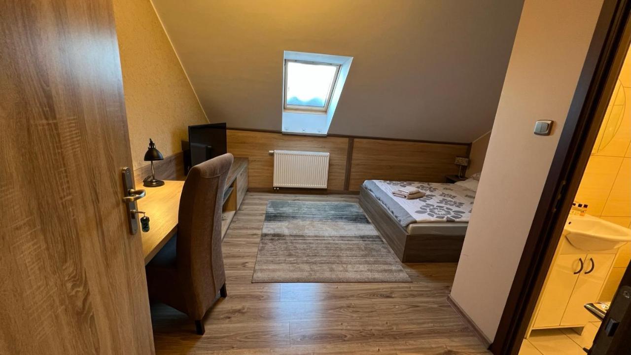 Fitnessfun Bed & Breakfast Krzyz Wielkopolski Bagian luar foto