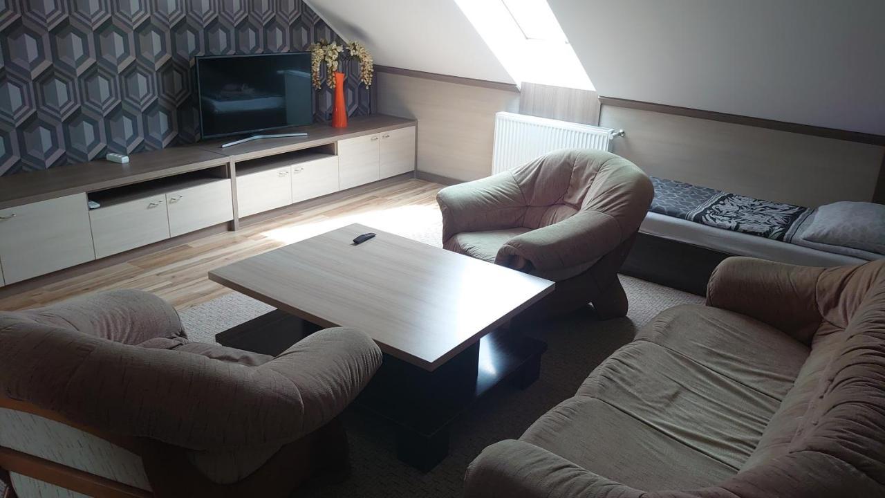 Fitnessfun Bed & Breakfast Krzyz Wielkopolski Bagian luar foto